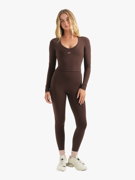 Set Active LuxForm Lux High-Rise Leggings and LuxForm Lux V Long Sleeve on model